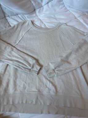 Women’s Cream Lightweight over sized Crewneck Sweater